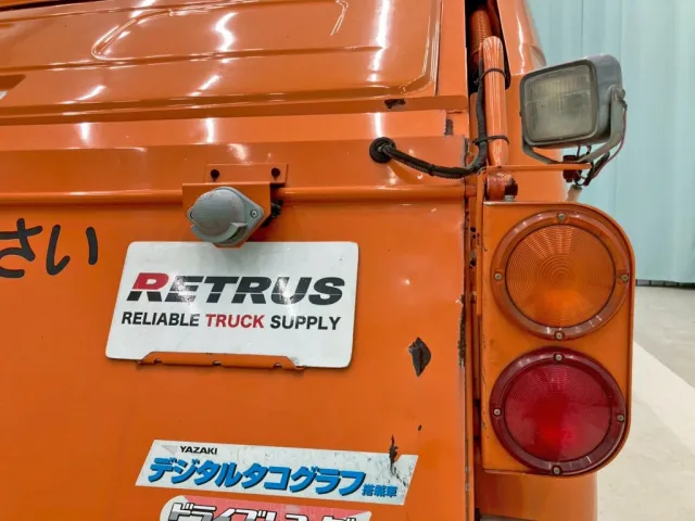 テールゲートの運転席側にキズ・サビがあります。|いすゞ フォワード TKG-FRR90S2(2WD)の写真24