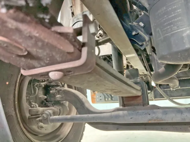 前後左右のスプリングにズレがあります。(助手席側前方)|いすゞ フォワード TKG-FRR90S2(2WD)の写真40