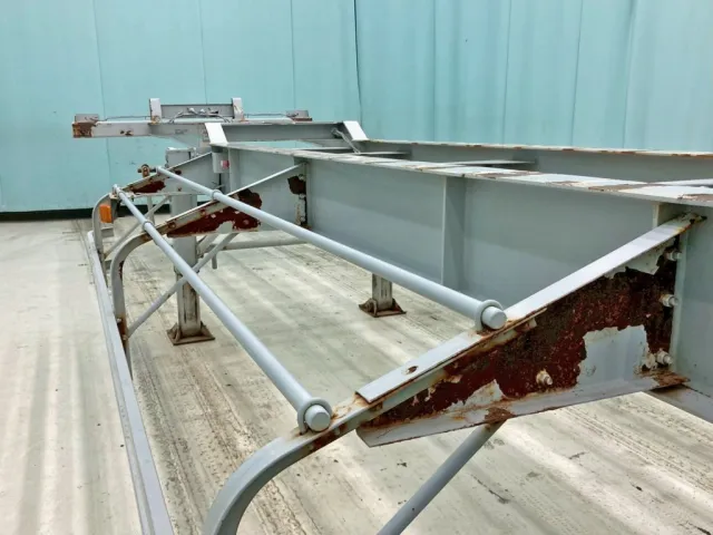 助手席側サイドバンパーステーにサビがあります。|フルハーフ  KFKGF340Wの写真17