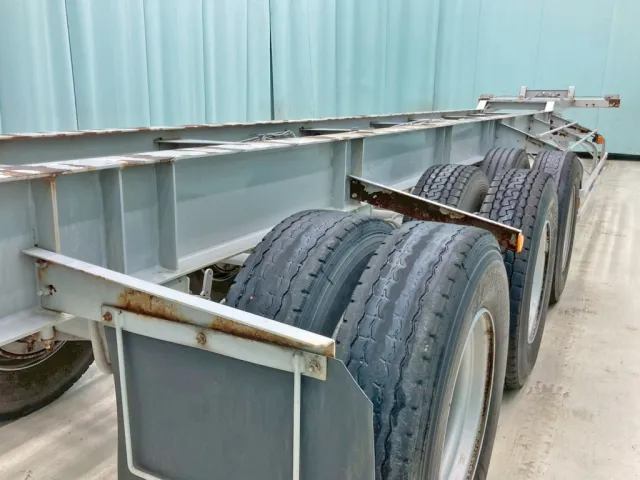 運転席側泥除けステーにサビがあります。|フルハーフ  KFKGF340Wの写真18