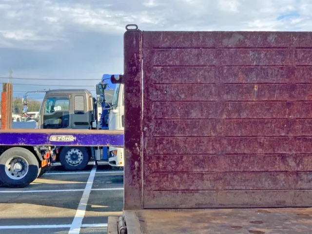 助手席側アオリ後方にスキマがあります。|日野 レンジャー BDG-FJ7JKWAの写真37