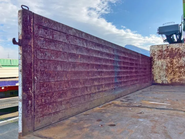 助手席側アオリ後方に小さな穴あき箇所があります。|日野 レンジャー BDG-FJ7JKWAの写真39