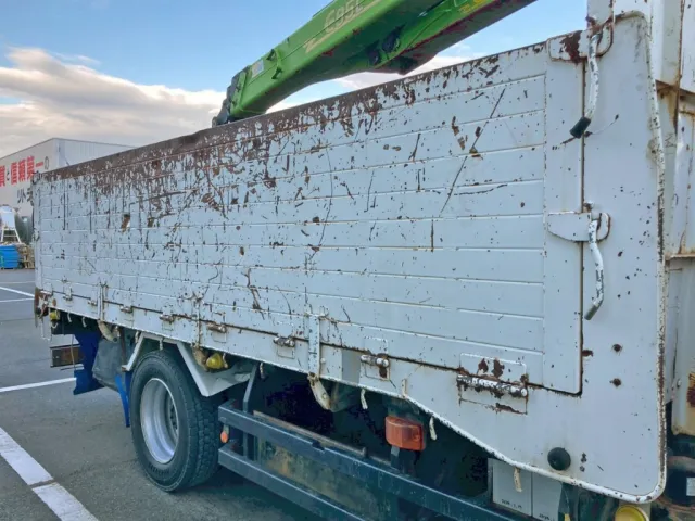 運転席側アオリ全体にキズ・サビがあります。|日野 レンジャー BDG-FJ7JKWAの写真48