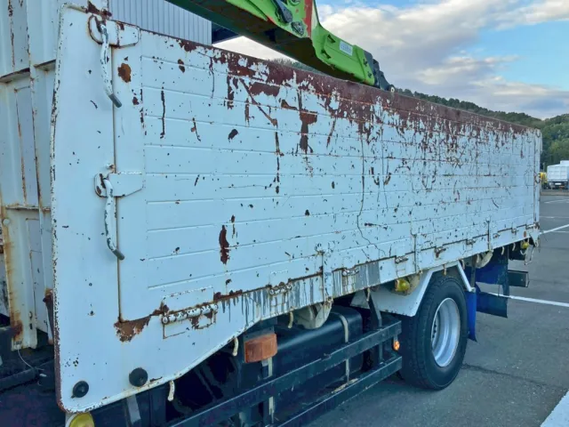 助手席側アオリ全体にキズ・サビがあります。|日野 レンジャー BDG-FJ7JKWAの写真50