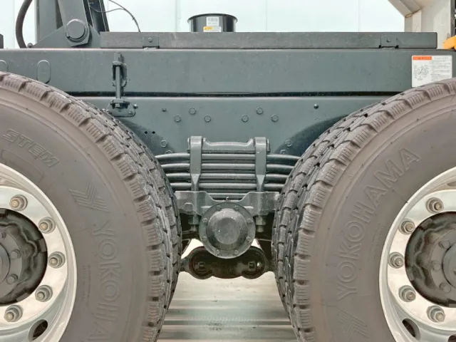 リーフサスです。|三菱 スーパーグレート 2PG-FV70HYの写真5