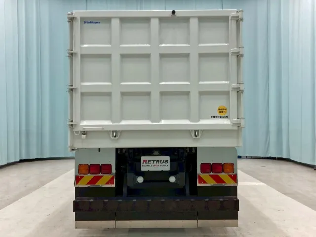 リヤ周りの状態です。|三菱 スーパーグレート 2PG-FV70HYの写真17