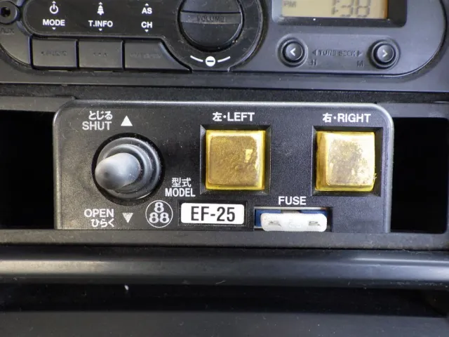 コボレーンの操作スイッチです。|UDトラックス クオン 2PG-CW5ALの写真33