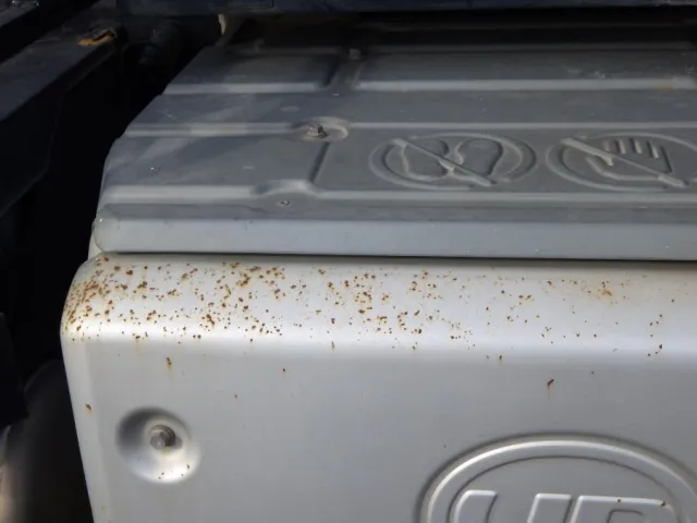 マフラーカバーにサビがあります。|UDトラックス クオン 2PG-CW5ALの写真65