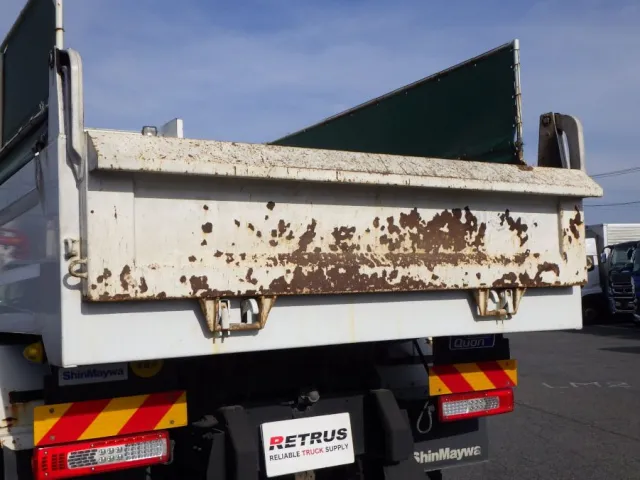 リヤ周りにキズ・サビ・塗装跡があります。|UDトラックス クオン 2PG-CW5ALの写真75