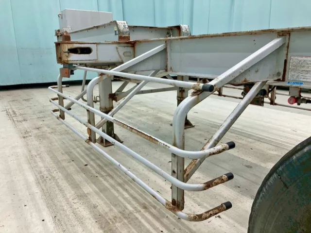 助手席側サイドバンパーにサビがあります。|トレクス  CTB32002の写真21