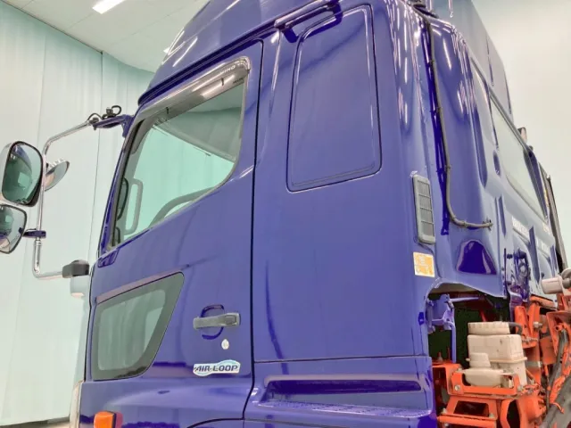 助手席側クォーターパネルにシールはがし跡があります。|日野 プロフィア QPG-SH1EDDJの写真20