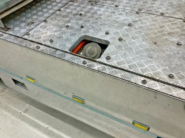 燃料タンクは390Lです。|日野 プロフィア QPG-SH1EDDJの写真24