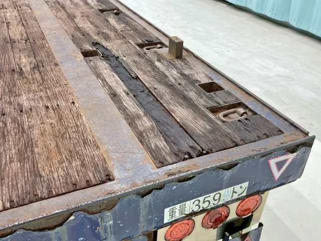 床板後方運転席側に割れがあります。|東邦  TF36G3N3Sの写真11