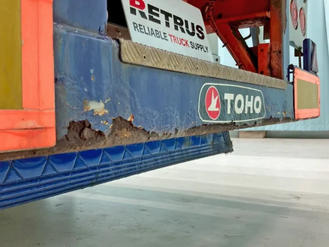 リヤバンパー中央部にサビがあります。|東邦  TF36G3N3Sの写真21