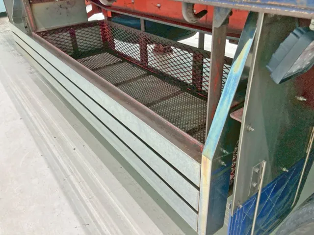 助手席側にりん木入れが付いています。|東邦  TF36G3N3Sの写真23