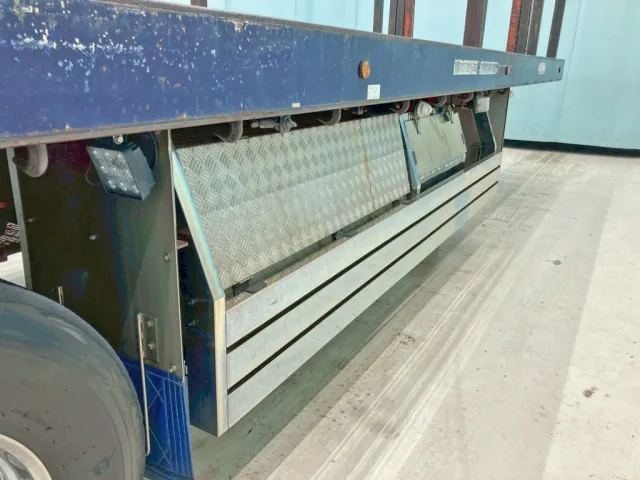 運転席側に工具箱が2つ付いています。|東邦  TF36G3N3Sの写真24