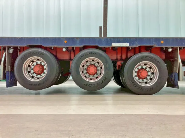 リフトアクスル機能付きです。(前2軸がリフトアップします)|東邦  TF36G3N3Sの写真25