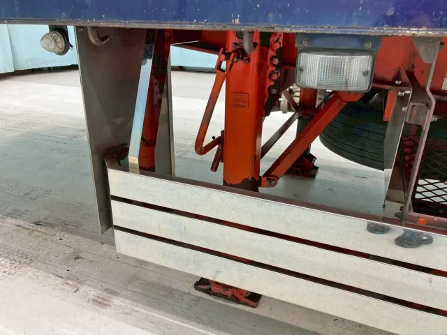 脚は手動式です。|東邦  TF36G3N3Sの写真32