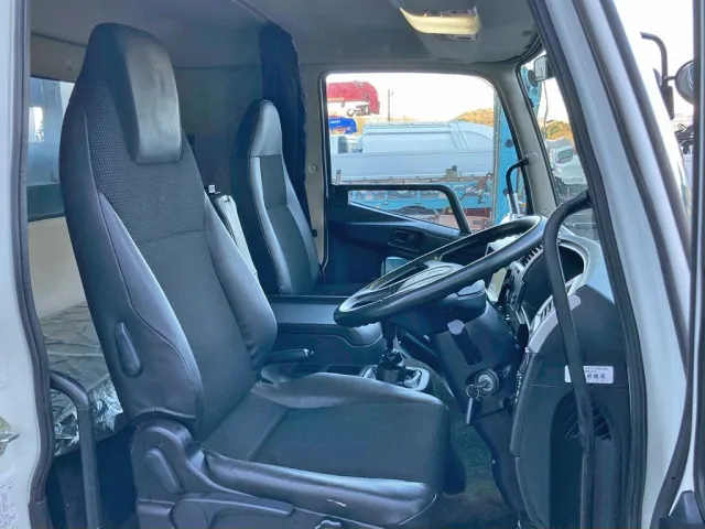 三菱 ファイター 2KG-FK61F(2WD)の写真7