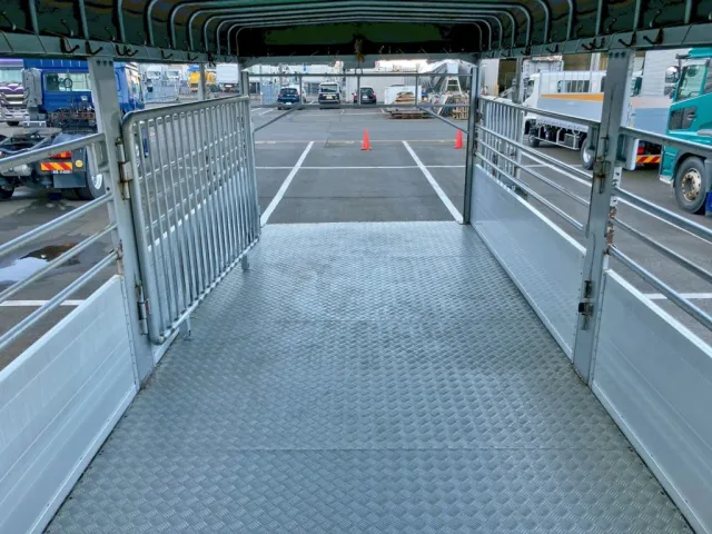 前方から後方を見た状態です。|三菱 ファイター 2KG-FK61F(2WD)の写真21