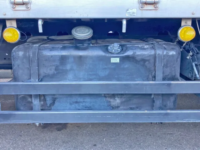 燃料タンクは200Lです。|三菱 ファイター 2KG-FK61F(2WD)の写真38