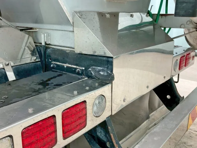 シャーシの状態です。|日野 プロフィア QPG-FS1AKDAの写真6