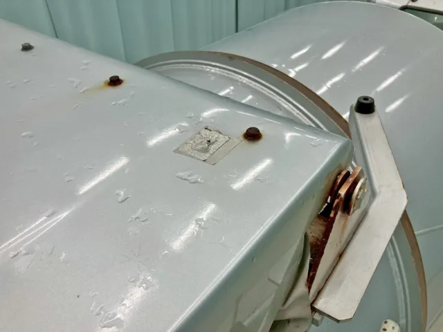 ホッパーカバーに割れがあります。|日野 プロフィア QPG-FS1AKDAの写真11