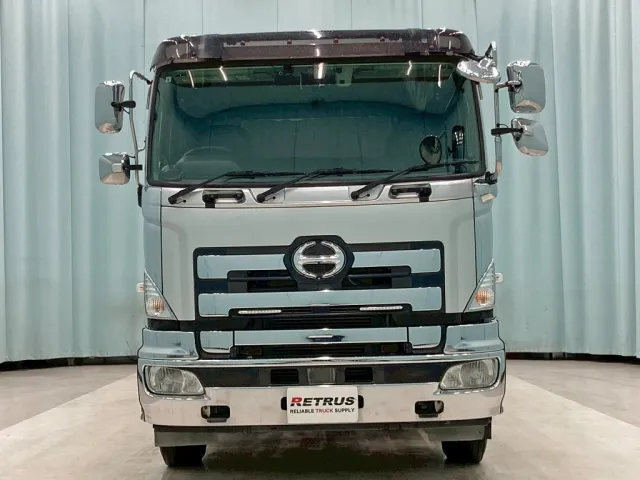 車体は右下がり(4㎝)になっています。|日野 プロフィア QPG-FS1AKDAの写真29