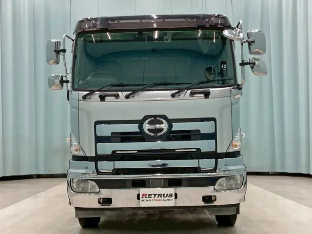 車体は右下がり(4㎝)になっています。|日野 プロフィア QPG-FS1AKDAの写真29
