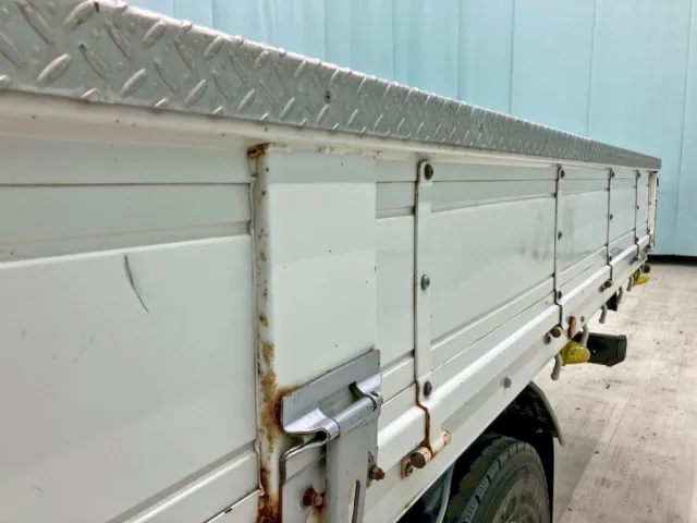 助手席側アオリ中央部にキズがあります。|日野 レンジャー 2KG-FE2ABGの写真21