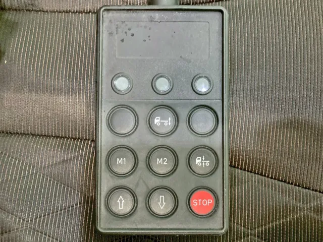 エアサスのコントローラーです。|日野 レンジャー 2KG-FE2ABGの写真34