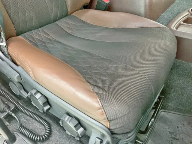 運転席座面にヘタリがあります。|日野 プロフィア 2DG-FR1AHJの写真9