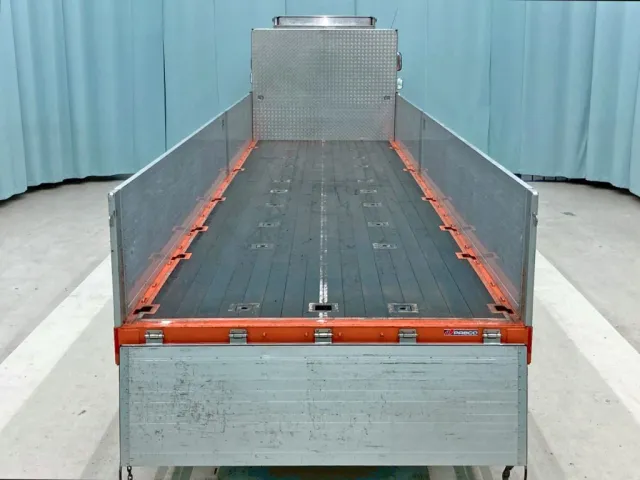 床は板張りです。|日野 プロフィア 2DG-FR1AHJの写真10