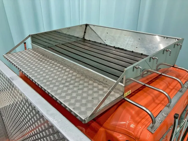 シートデッキの状態です。|日野 プロフィア 2DG-FR1AHJの写真37