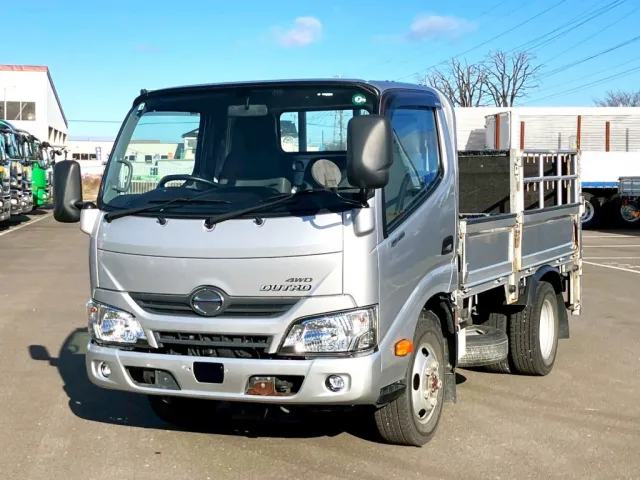 日野 デュトロ TKG-XZU675M(4WD)の写真1