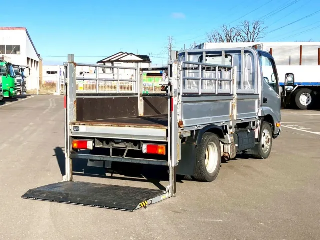 垂直ゲートです。|日野 デュトロ TKG-XZU675M(4WD)の写真3