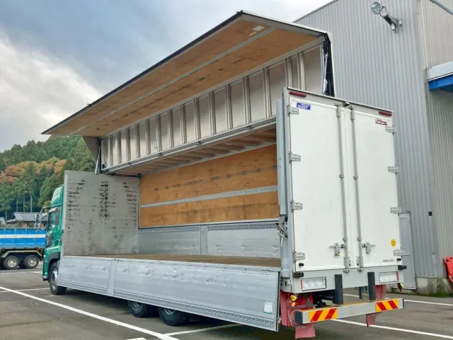 UDトラックス クオン 2PG-CD5CAの写真3