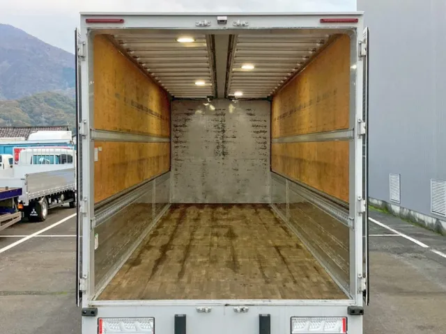 UDトラックス クオン 2PG-CD5CAの写真11