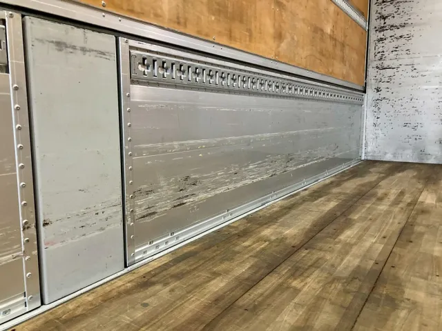 助手席側アオリ前方にキズがあります。|UDトラックス クオン 2PG-CD5CAの写真15