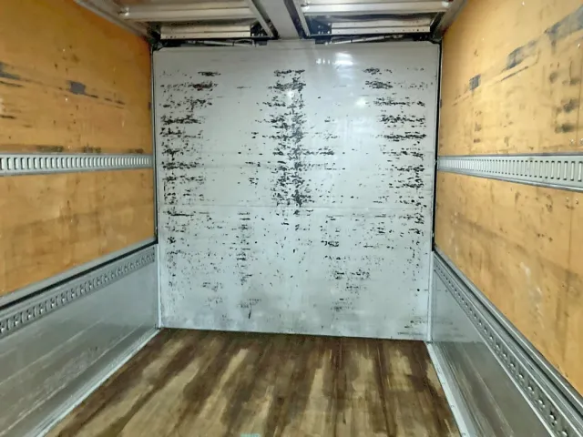 プロテクターにキズがあります。|UDトラックス クオン 2PG-CD5CAの写真17