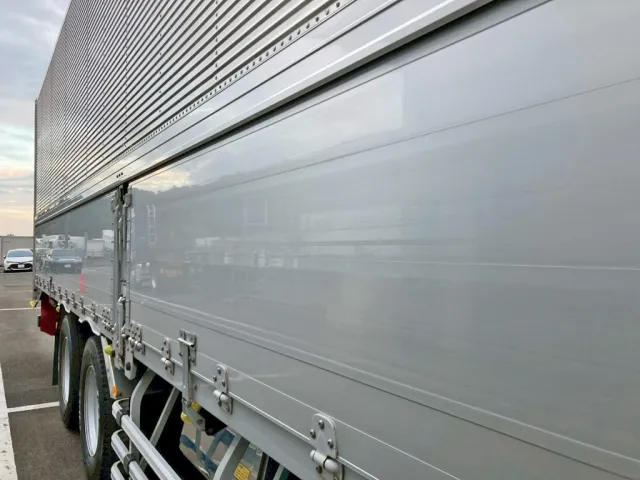 運転席側アオリ前方にスリキズがあります。|UDトラックス クオン 2PG-CD5CAの写真19