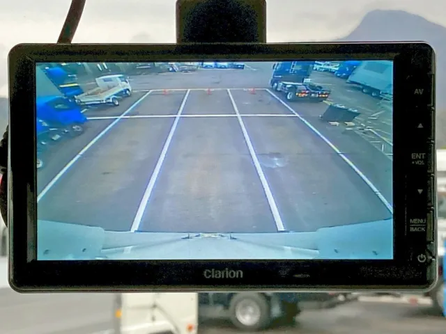 液晶バックモニター付きです。|UDトラックス クオン 2PG-CD5CAの写真27