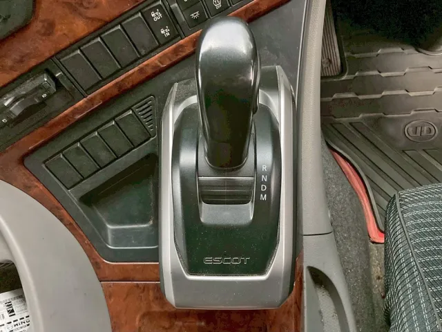 エスコットⅥです。|UDトラックス クオン 2PG-CD5CAの写真29