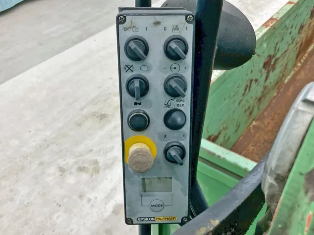 各種操作スイッチです。|UDトラックス コンドル QDG-PW39Lの写真16