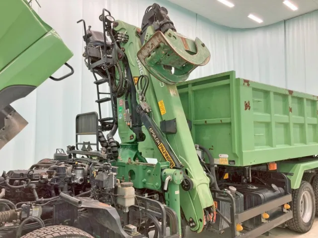 クレーンはZ格納式です。|UDトラックス コンドル QDG-PW39Lの写真22