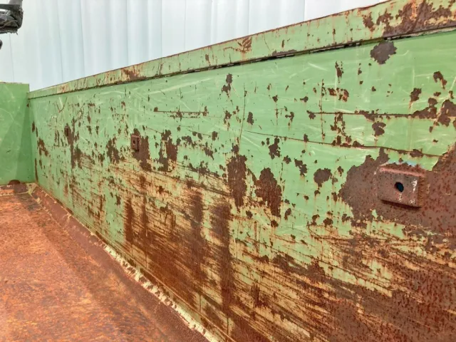 運転席側アオリに加工穴が付いています。|UDトラックス コンドル QDG-PW39Lの写真26