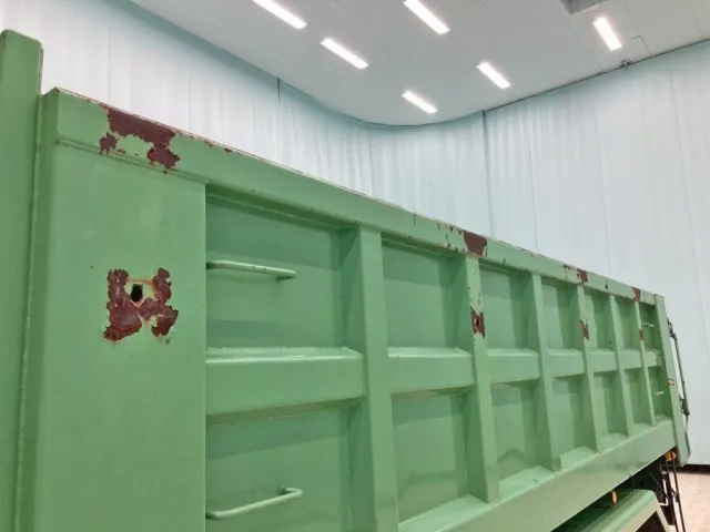 助手席側アオリに加工穴 及び 加工穴周辺にサビがあります。|UDトラックス コンドル QDG-PW39Lの写真37