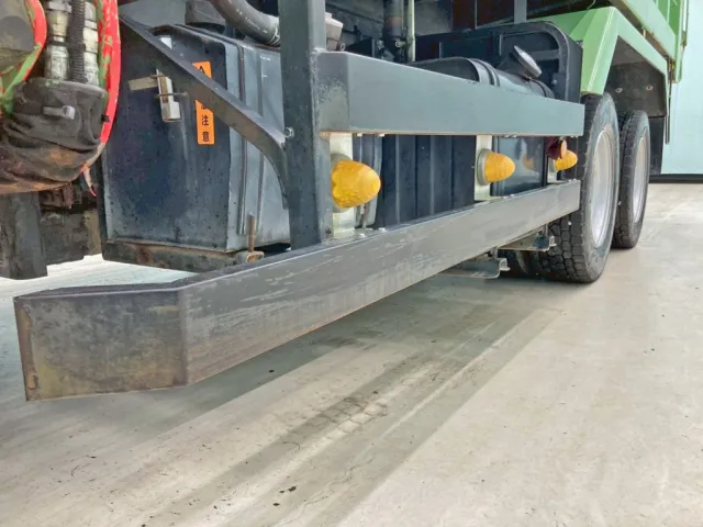 助手席側サイドバンパーに引きキズがあります。|UDトラックス コンドル QDG-PW39Lの写真39