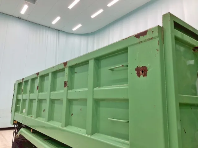 運転席側アオリに加工穴 及び 加工穴周辺にサビがあります。|UDトラックス コンドル QDG-PW39Lの写真40