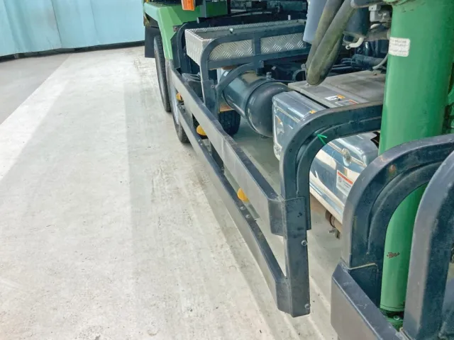 運転席側サイドバンパーに曲がりがあります。|UDトラックス コンドル QDG-PW39Lの写真41